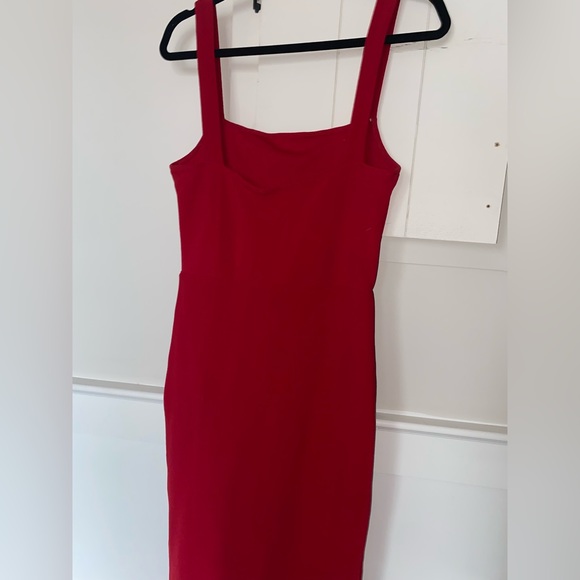 Red Dress - Picture 4 of 4